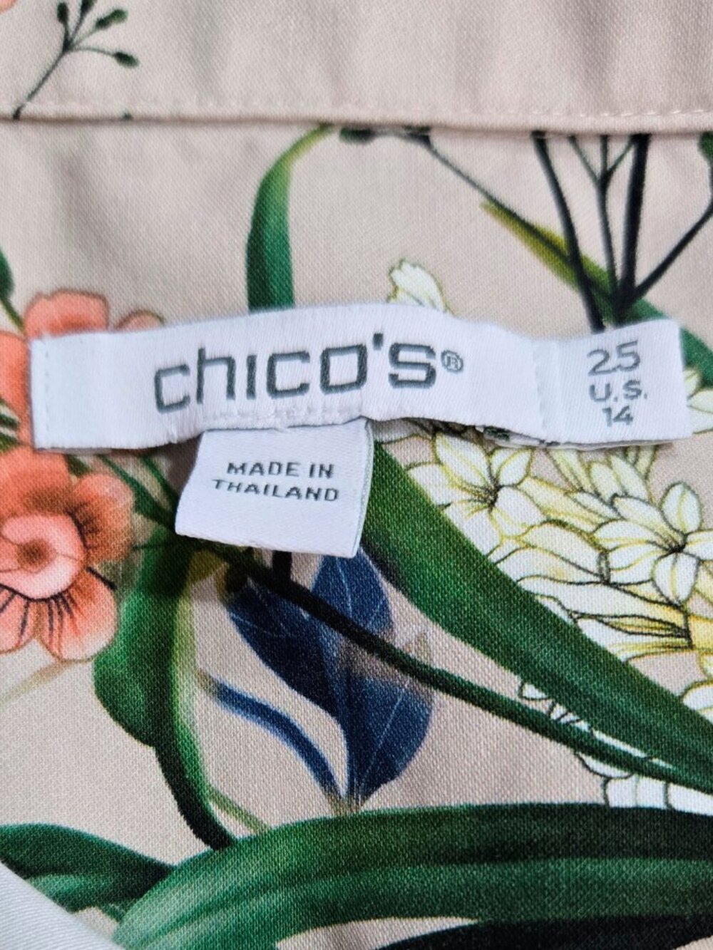 Chico's No Iron Tan Floral Blooming Wildflower Button-Up Shirt Botannical - Picture 7 of 9